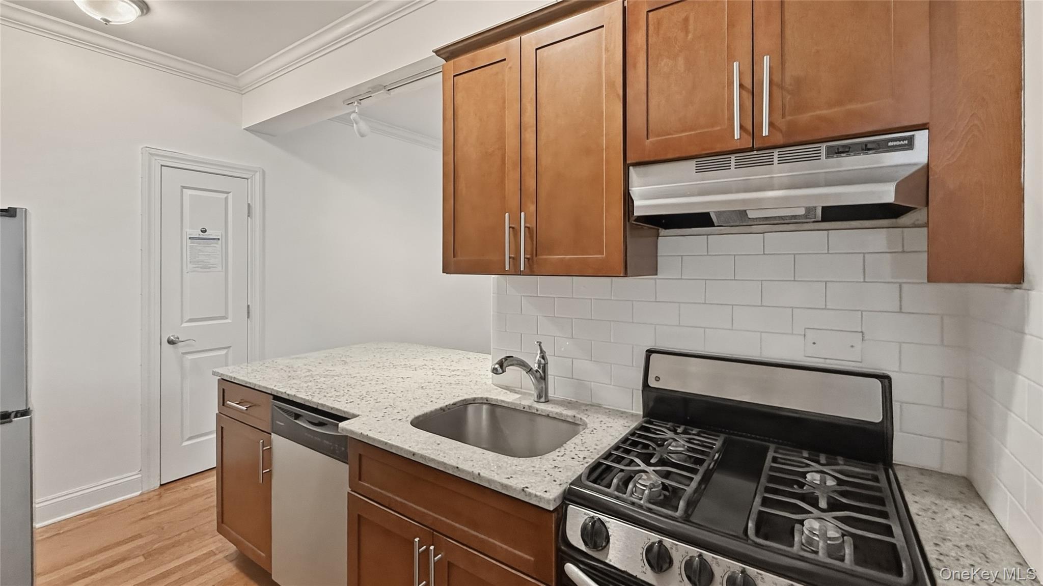 Coop Broadway  Manhattan, NY 10040, MLS-1009833-6