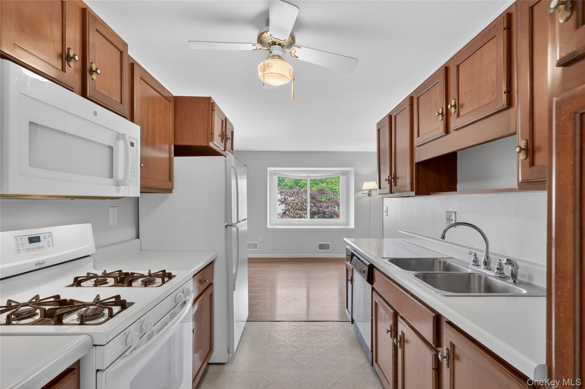 Single Family Squires Gate Dutchess County, NY 12603, MLS-1009843-10