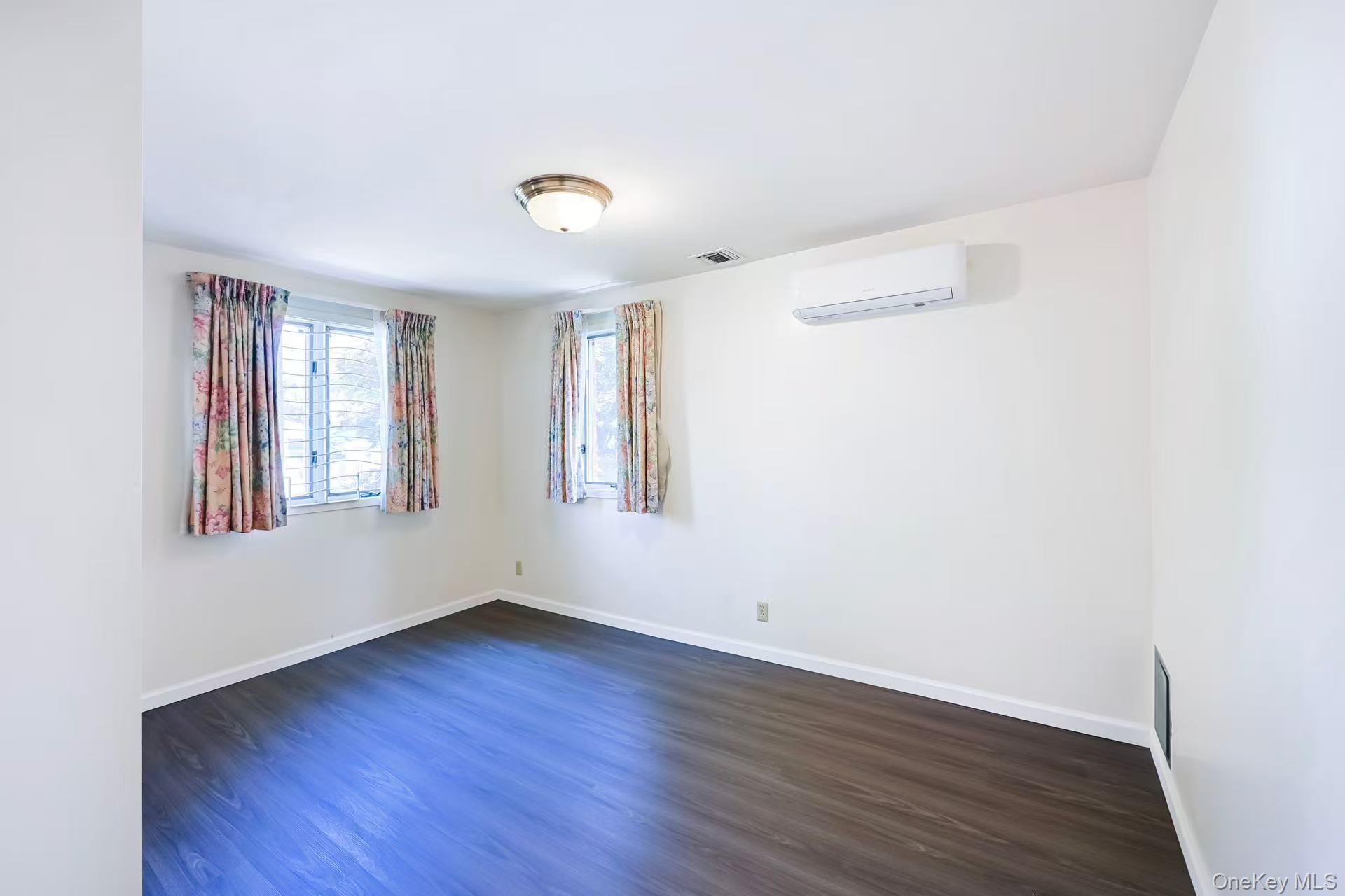 Single Family 149th Place Queens, NY 11354, MLS-1009860-12