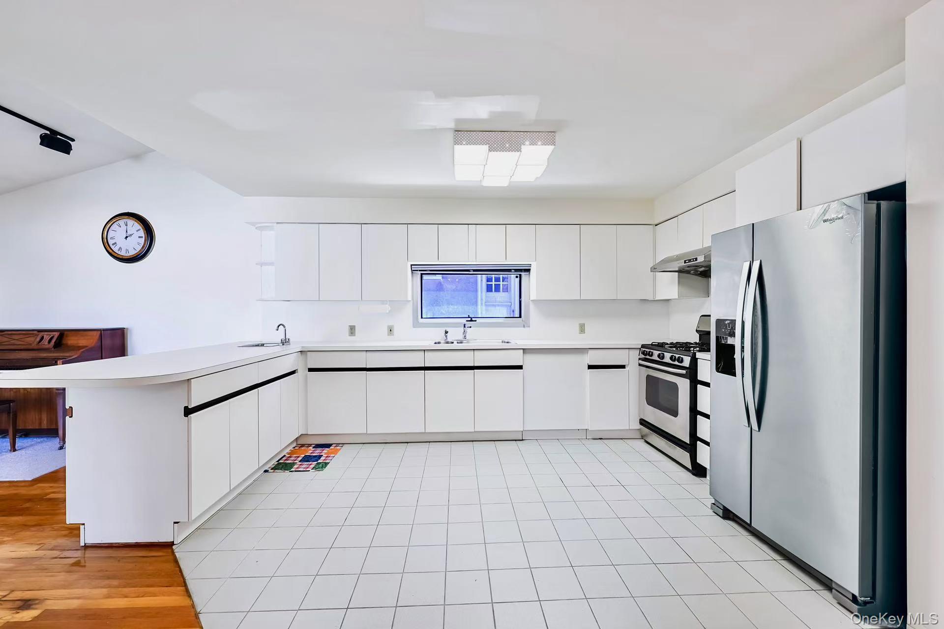 Single Family 149th Place Queens, NY 11354, MLS-1009860-14
