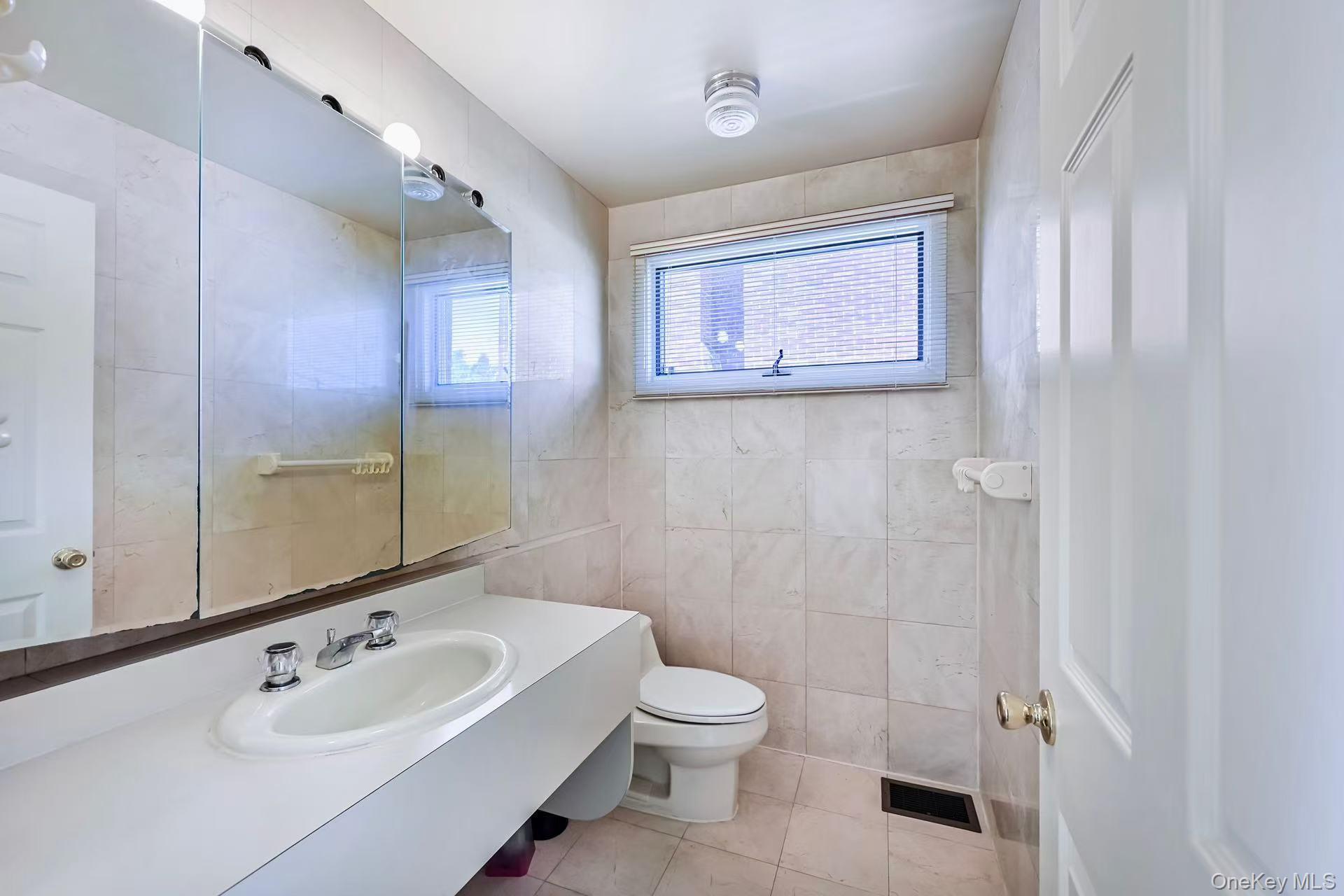 Single Family 149th Place Queens, NY 11354, MLS-1009860-20
