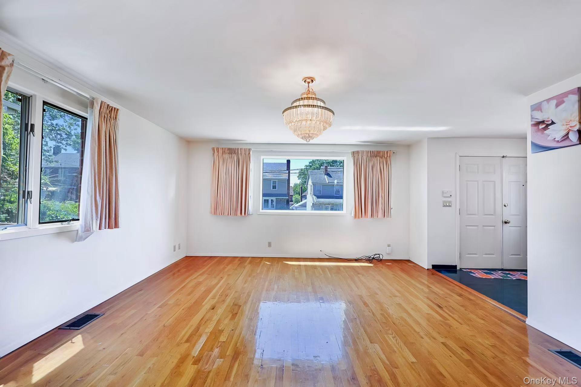 Single Family 149th Place Queens, NY 11354, MLS-1009860-4
