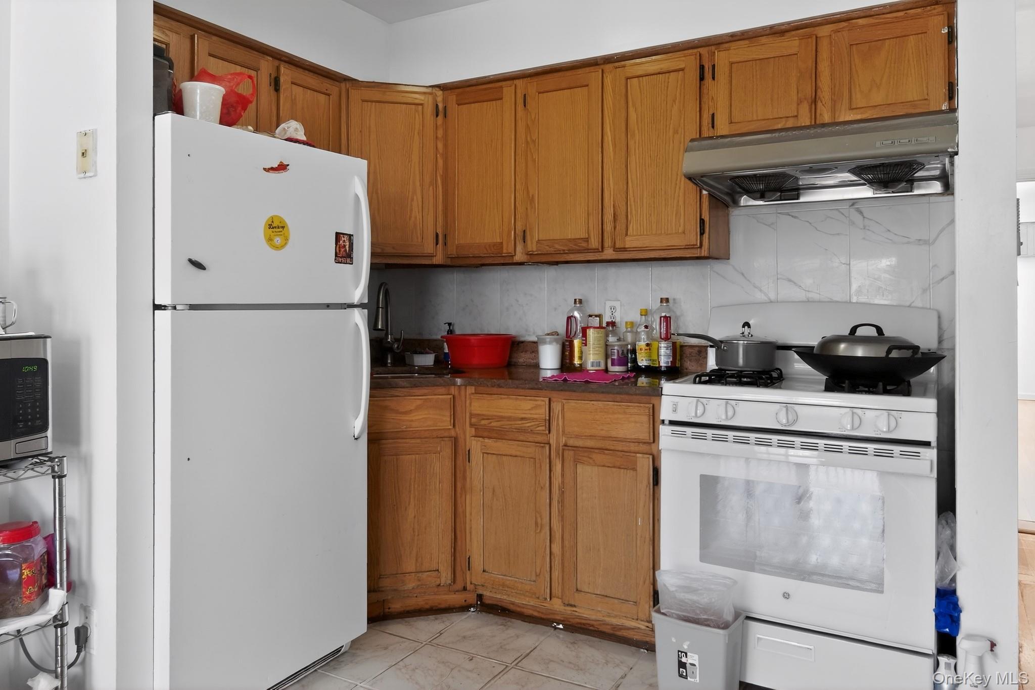 Single Family 35th Avenue  Queens, NY 11368, MLS-1009890-3