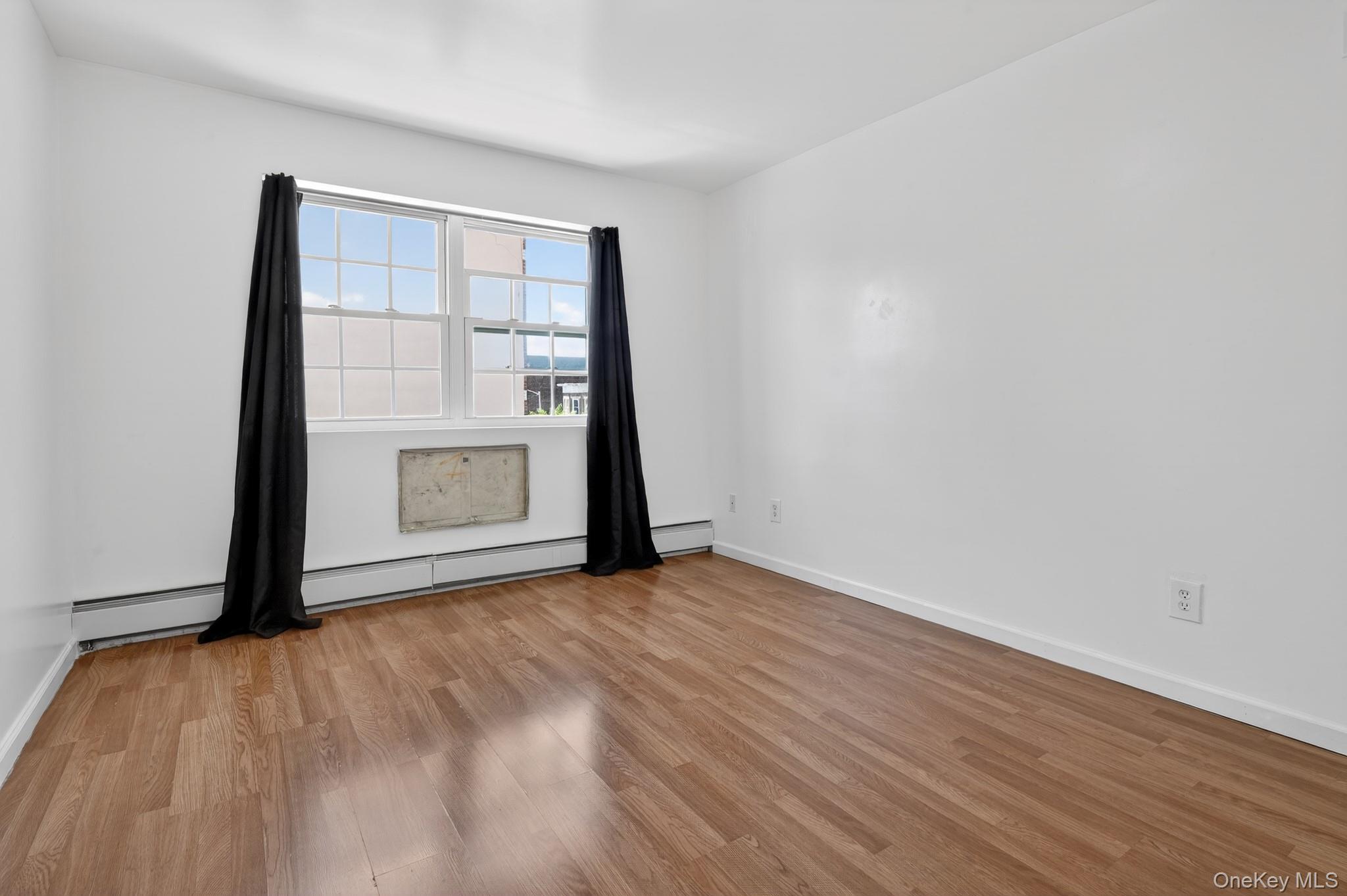 Single Family 35th Avenue  Queens, NY 11368, MLS-1009890-6