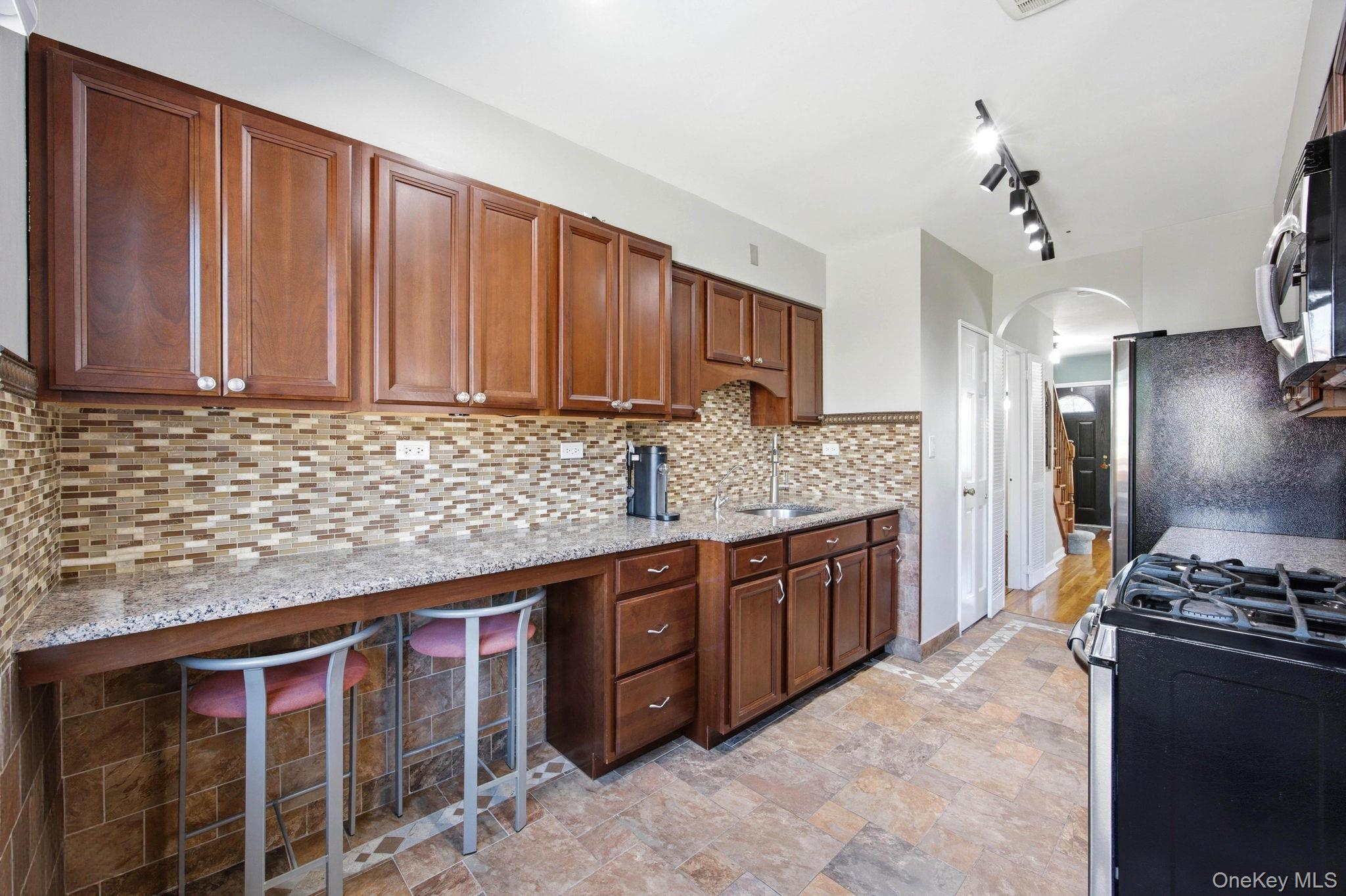Single Family 48th Queens, NY 11364, MLS-1009915-12