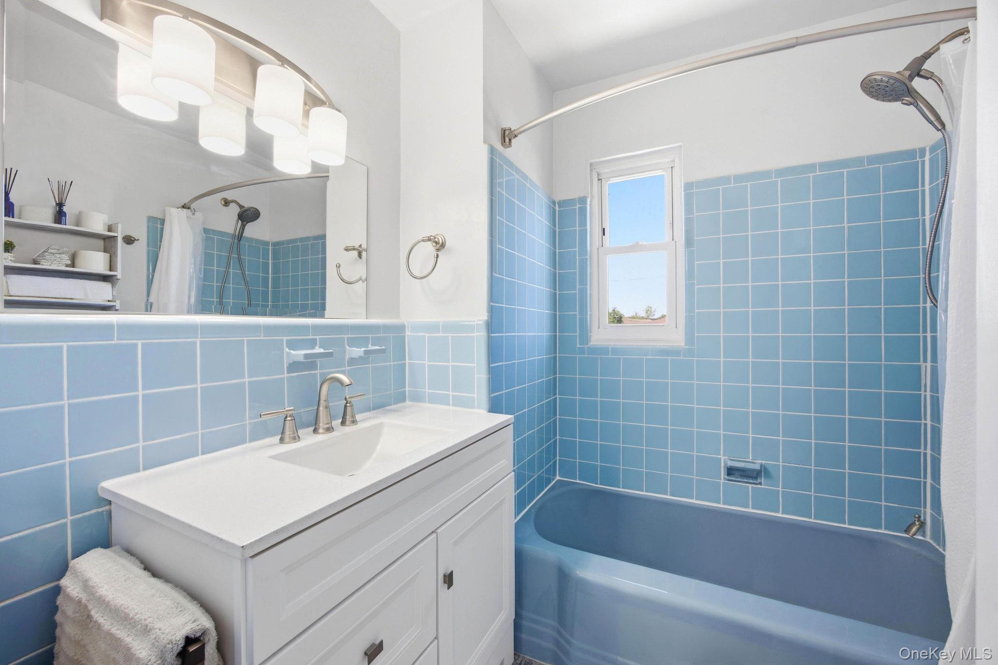 Single Family 48th Queens, NY 11364, MLS-1009915-16