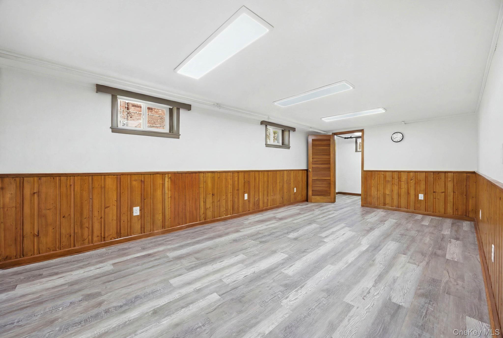 Single Family 48th Queens, NY 11364, MLS-1009915-21