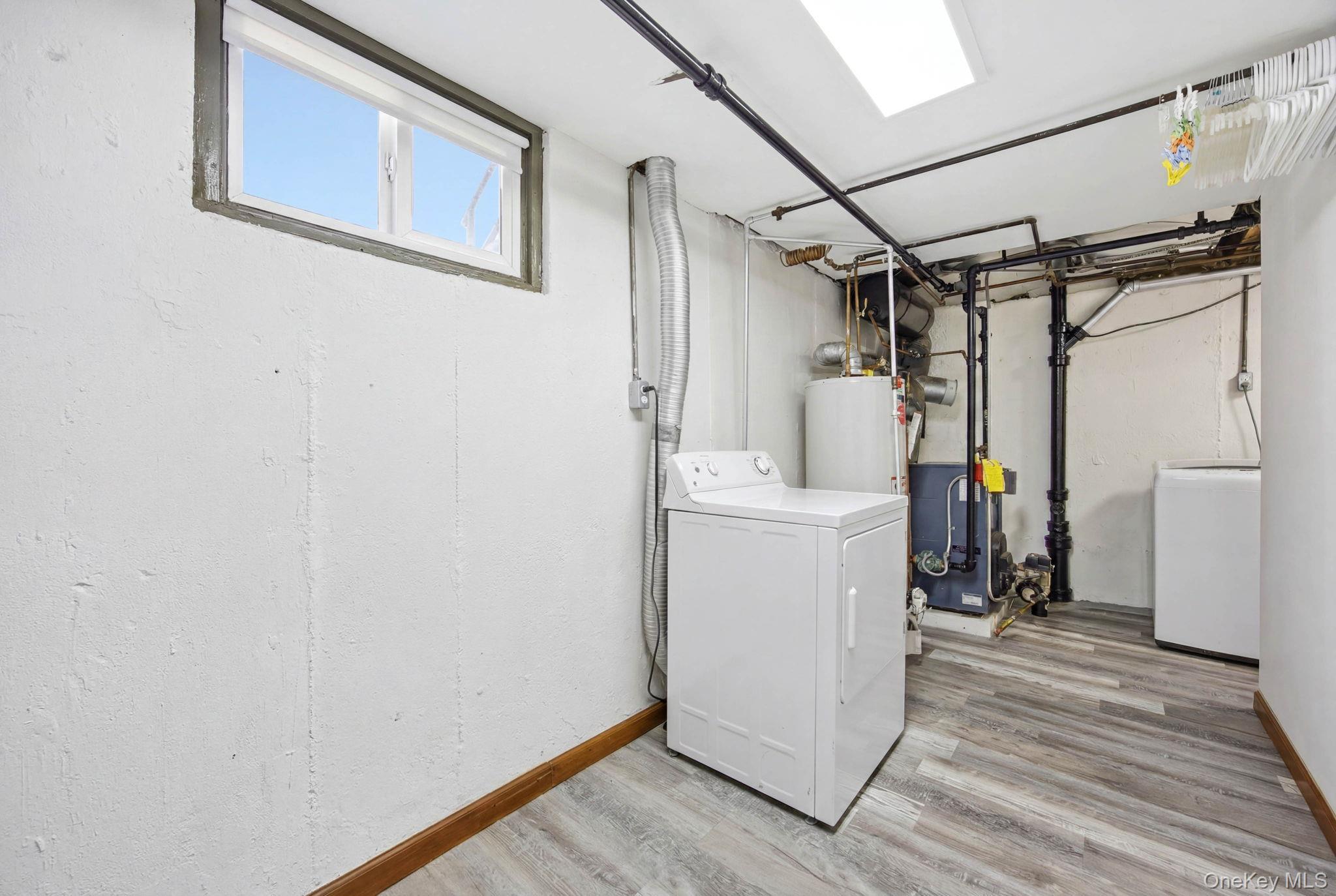 Single Family 48th Queens, NY 11364, MLS-1009915-22