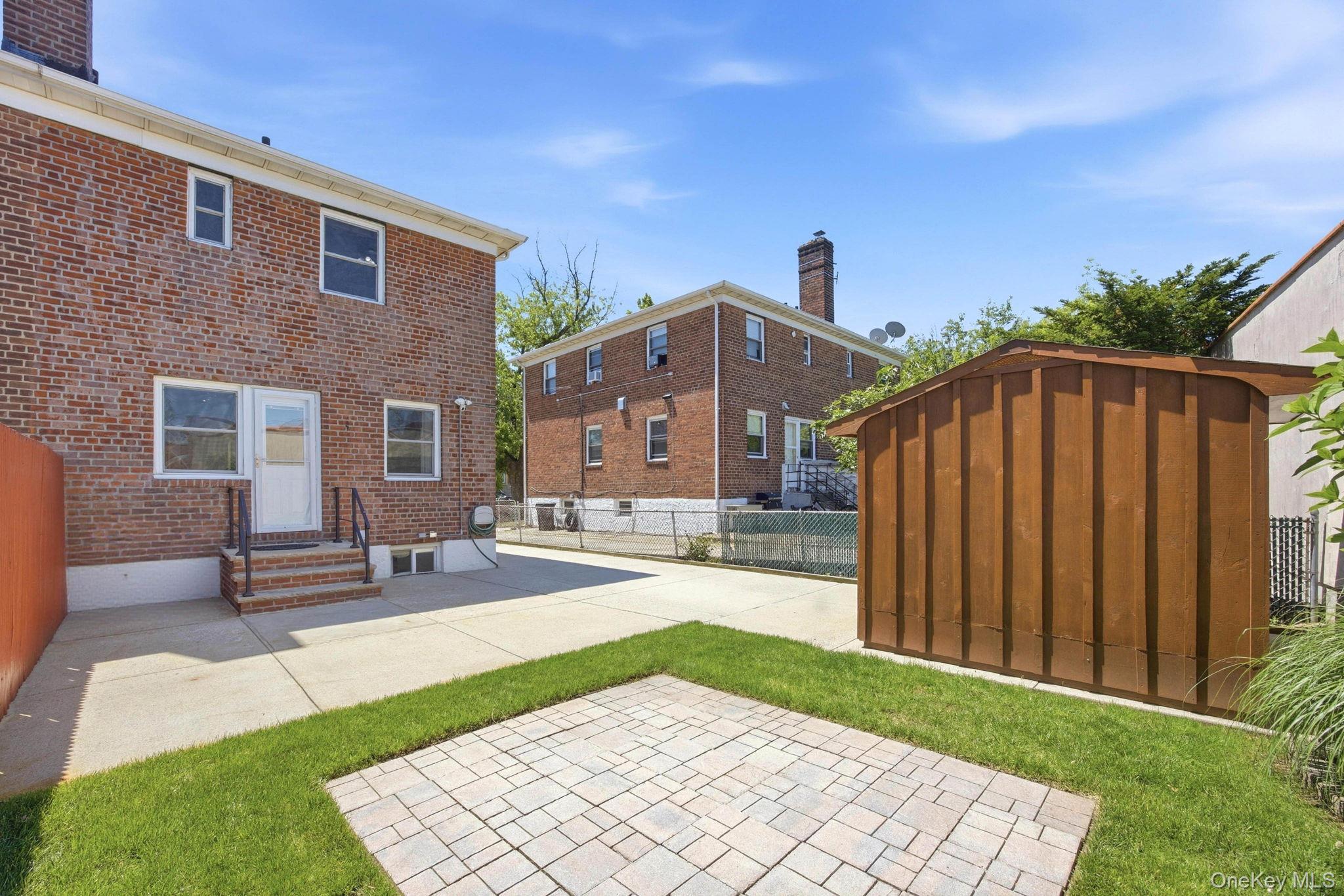 Single Family 48th Queens, NY 11364, MLS-1009915-23