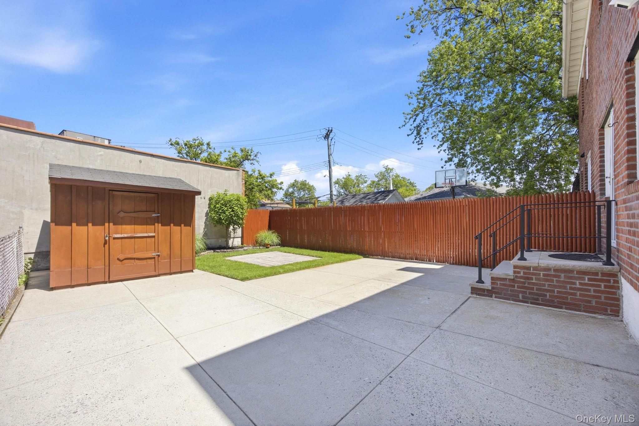 Single Family 48th  Queens, NY 11364, MLS-1009915-24