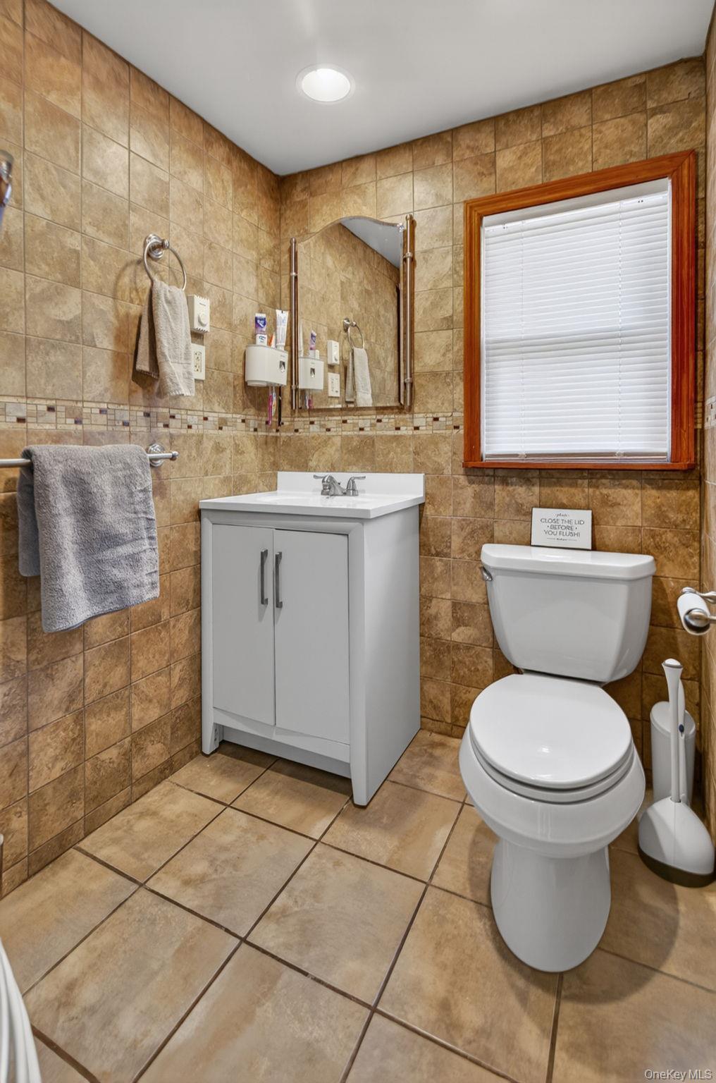 Single Family Walnut Dutchess County, NY 12601, MLS-1009916-22