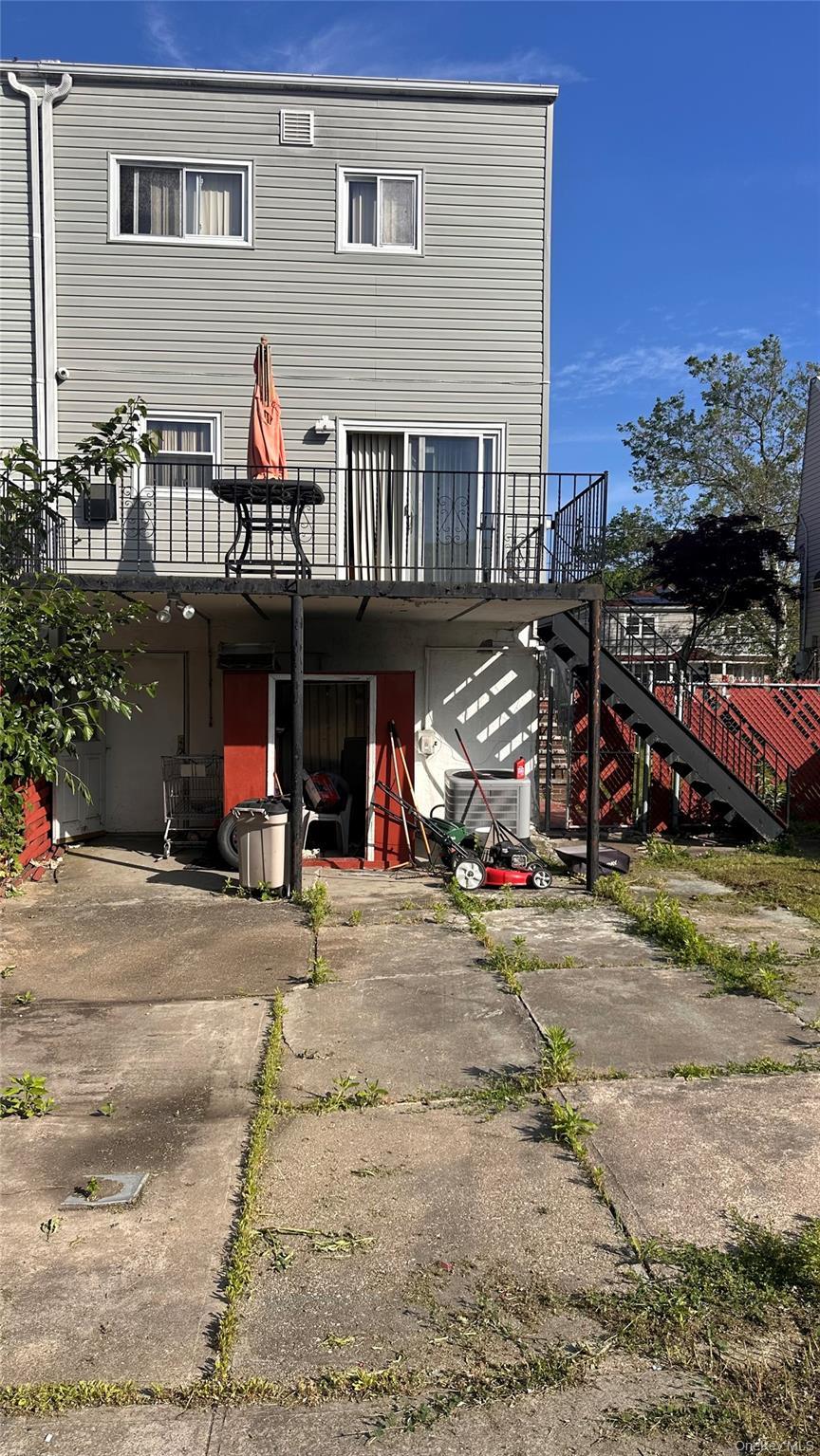 Single Family Avenue L  Brooklyn, NY 11236, MLS-1009946-10