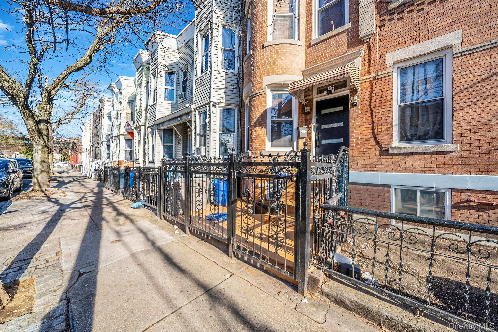 Single Family Grant Brooklyn, NY 11208, MLS-1009998-27