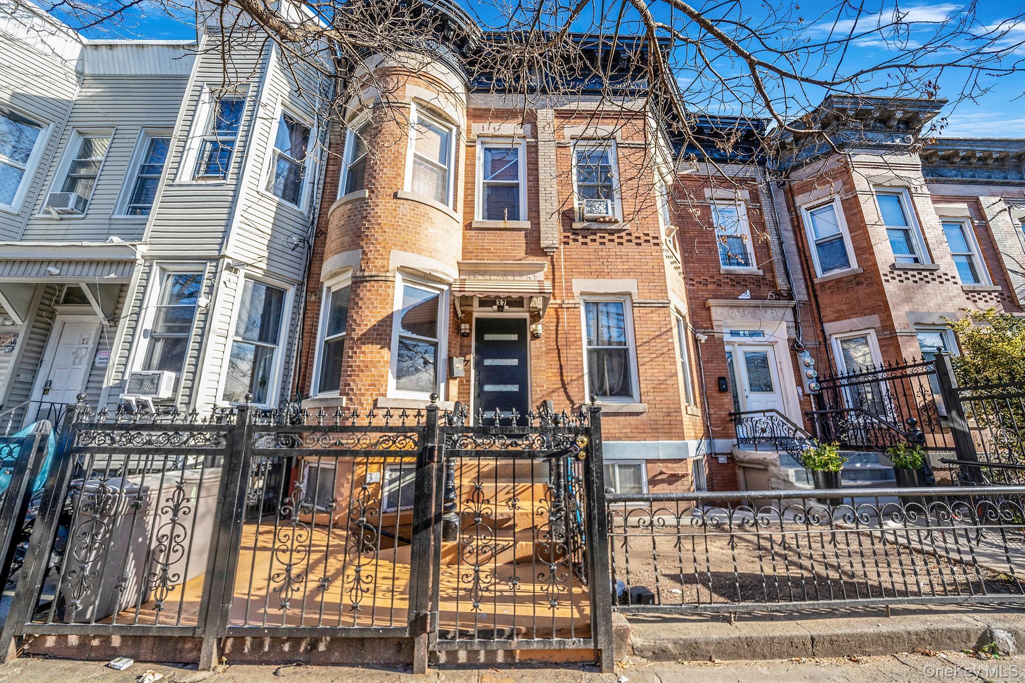 Single Family Grant  Brooklyn, NY 11208, MLS-1009998-28