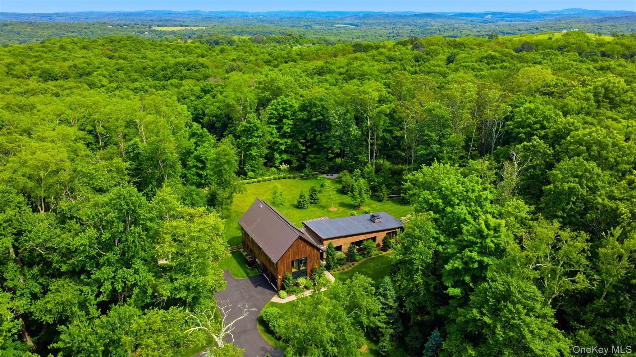 Single Family Woodlands Trail Dutchess County, NY 12514, MLS-1010034-4