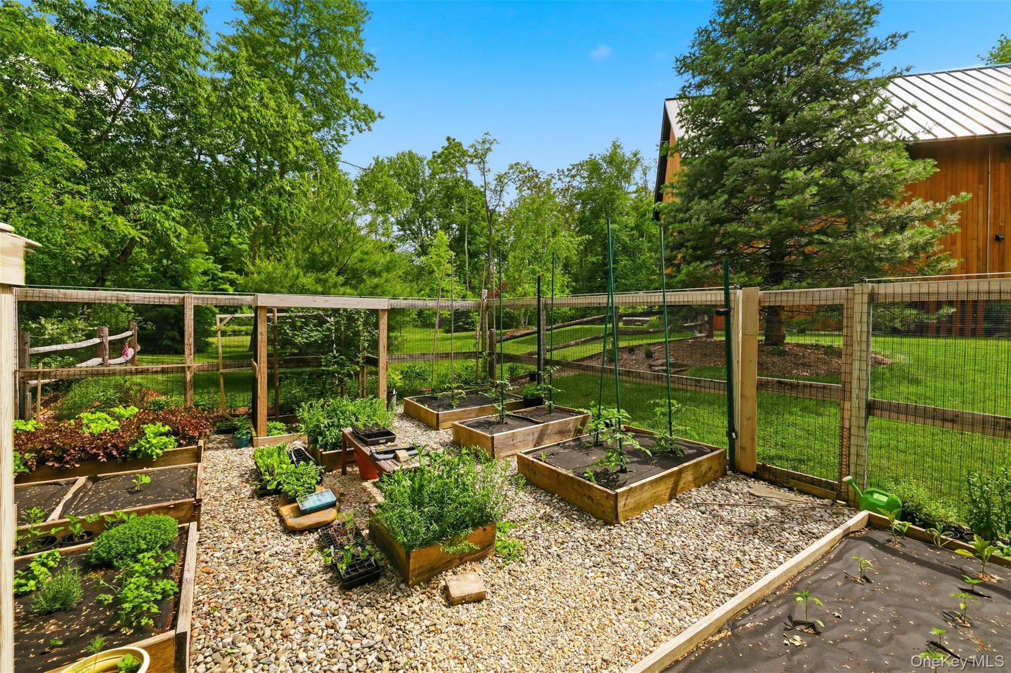Single Family Woodlands Trail Dutchess County, NY 12514, MLS-1010034-40