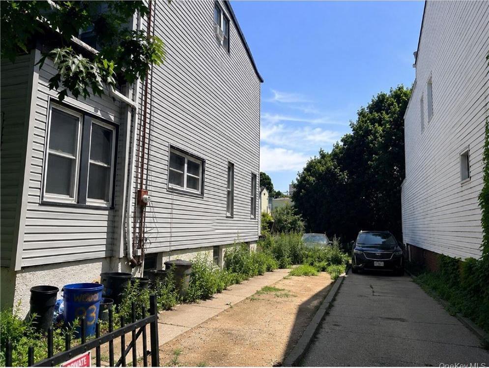Single Family Linwood  Brooklyn, NY 11208, MLS-1010044-3