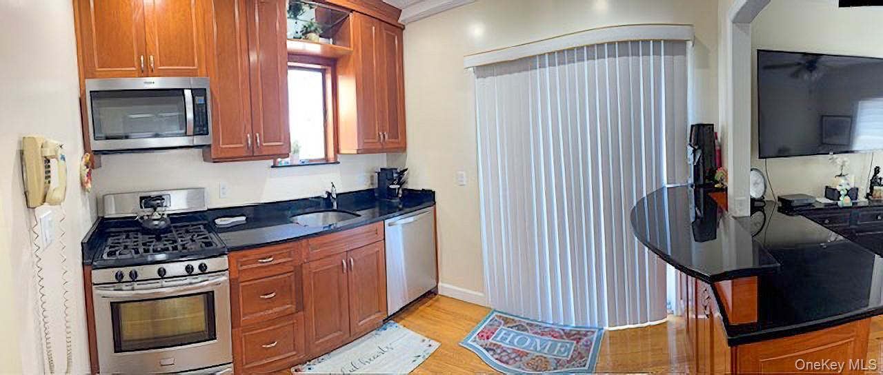 Single Family 146th Street Queens, NY 11357, MLS-1010049-5
