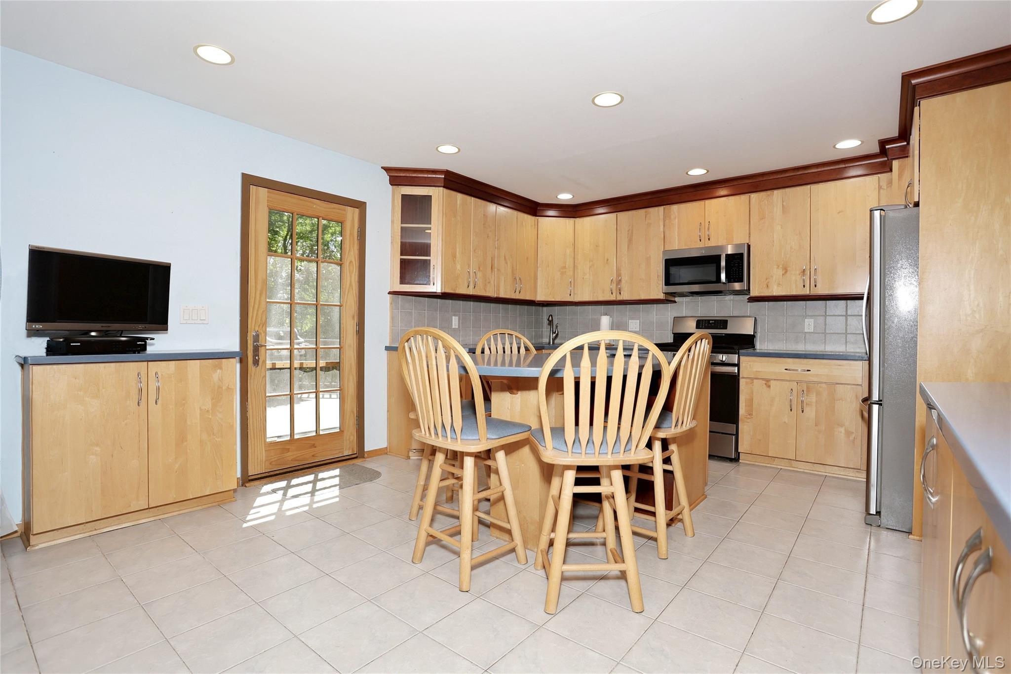 Single Family Schweizer Lane Rockland County, NY 10954, MLS-1010071-13
