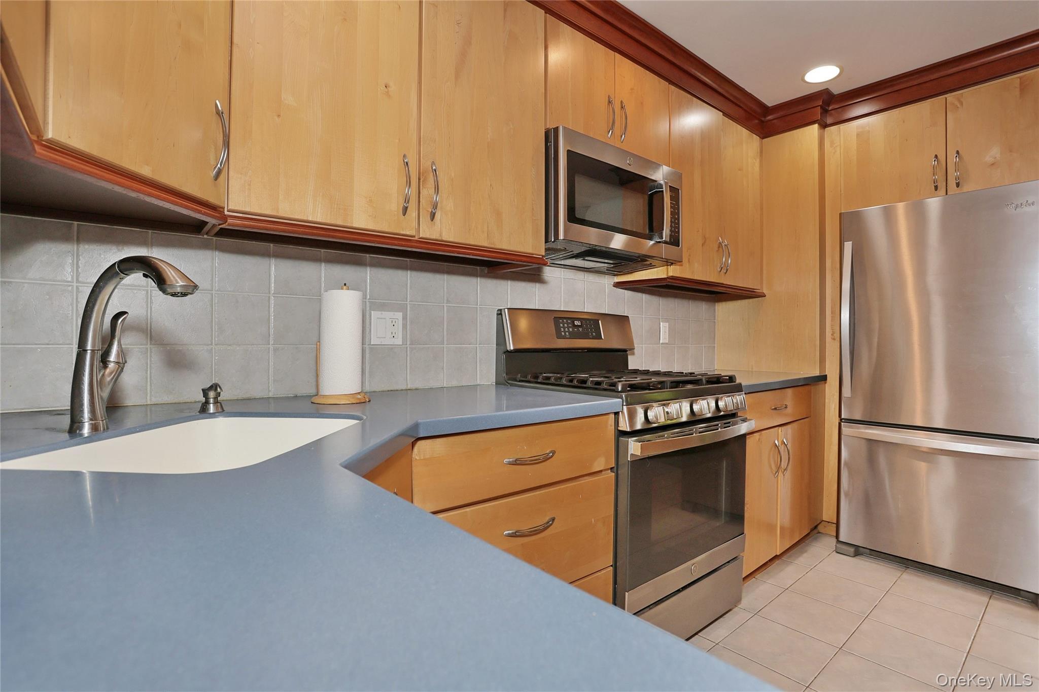 Single Family Schweizer Lane Rockland County, NY 10954, MLS-1010071-16