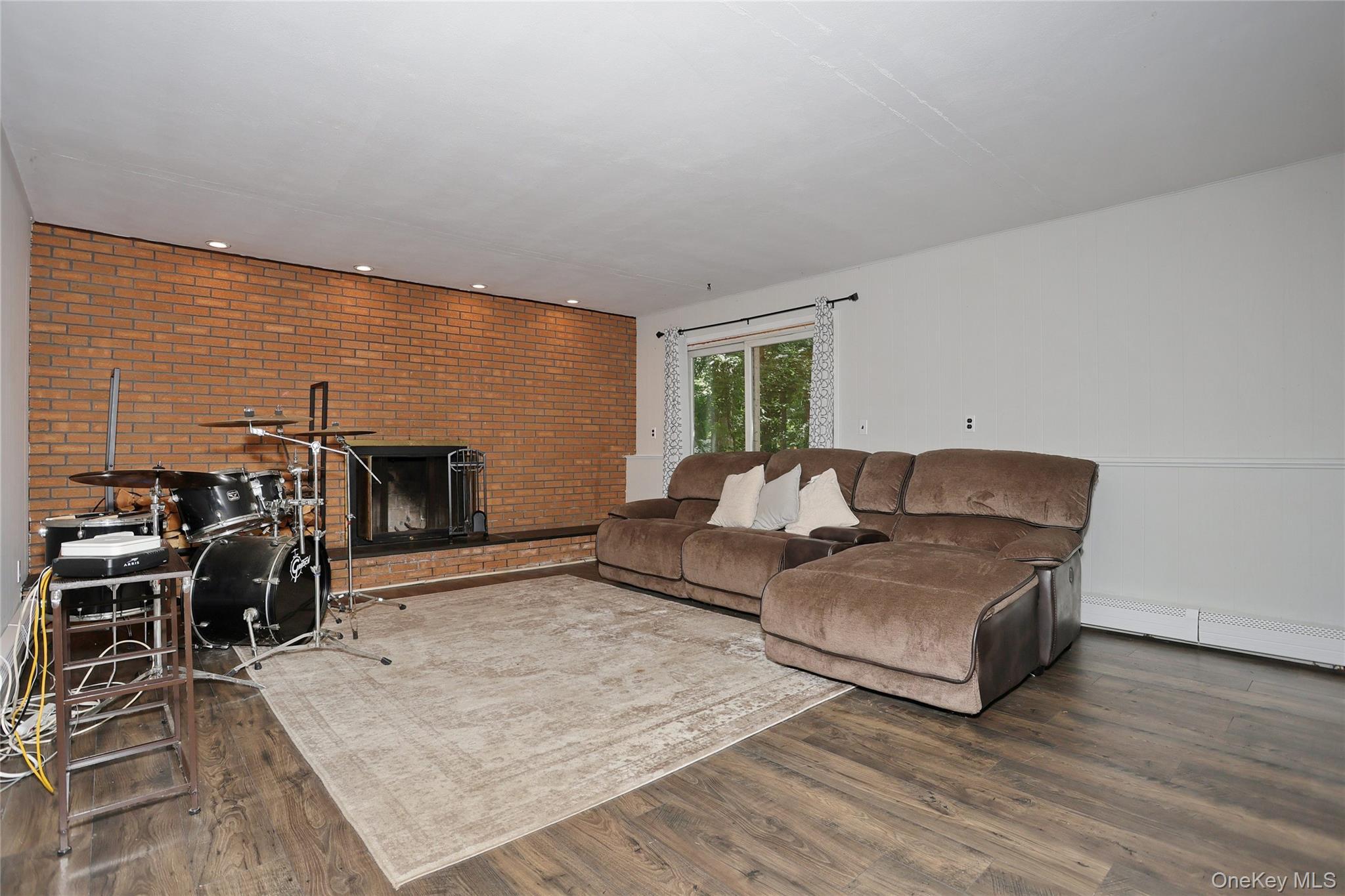 Single Family Schweizer Lane Rockland County, NY 10954, MLS-1010071-24