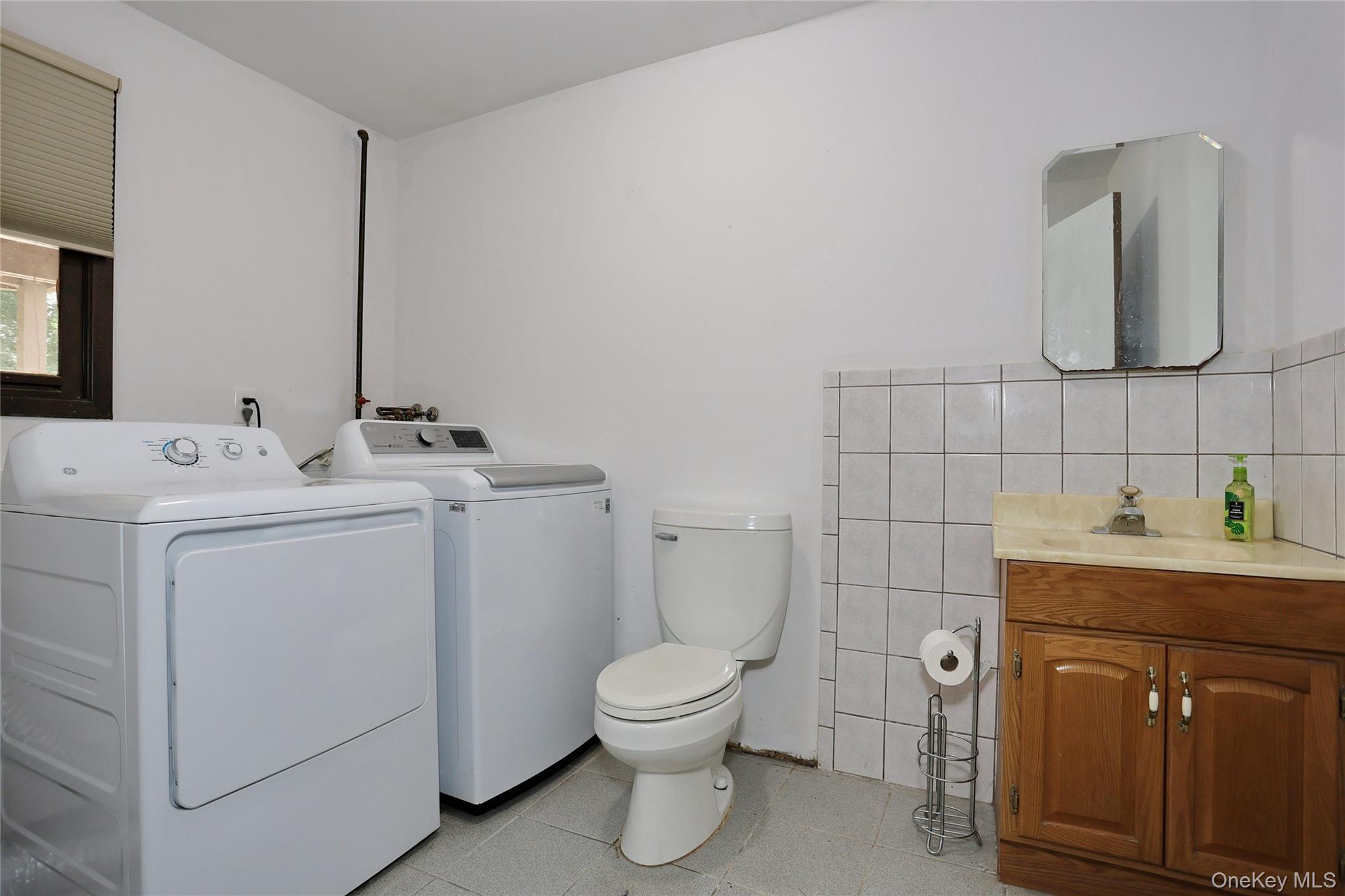 Single Family Schweizer Lane Rockland County, NY 10954, MLS-1010071-27
