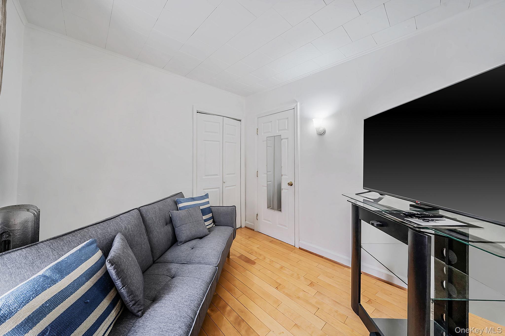 Single Family 92nd Queens, NY 11421, MLS-1010078-13
