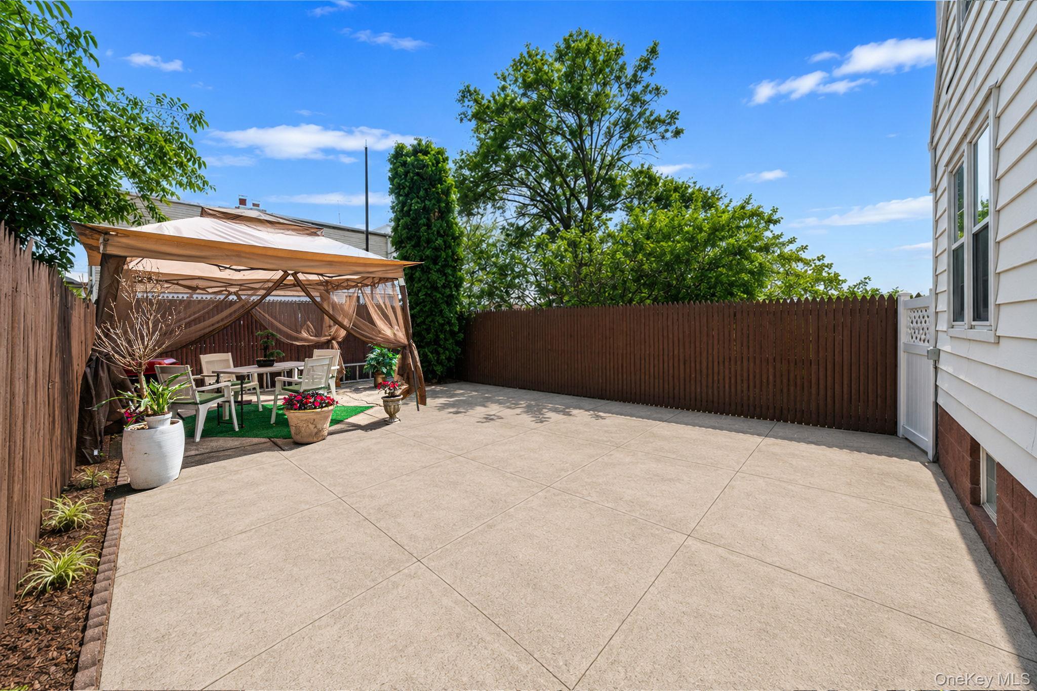Single Family 92nd Queens, NY 11421, MLS-1010078-20