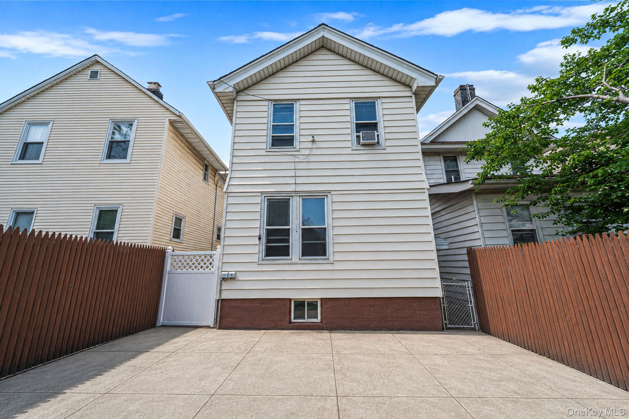 Single Family 92nd  Queens, NY 11421, MLS-1010078-22
