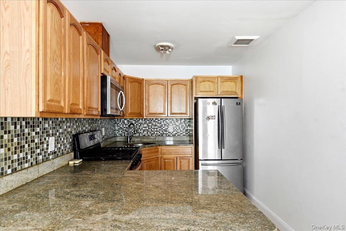 Apartment Edson Avenue Bronx, NY 10469, MLS-1010090-2