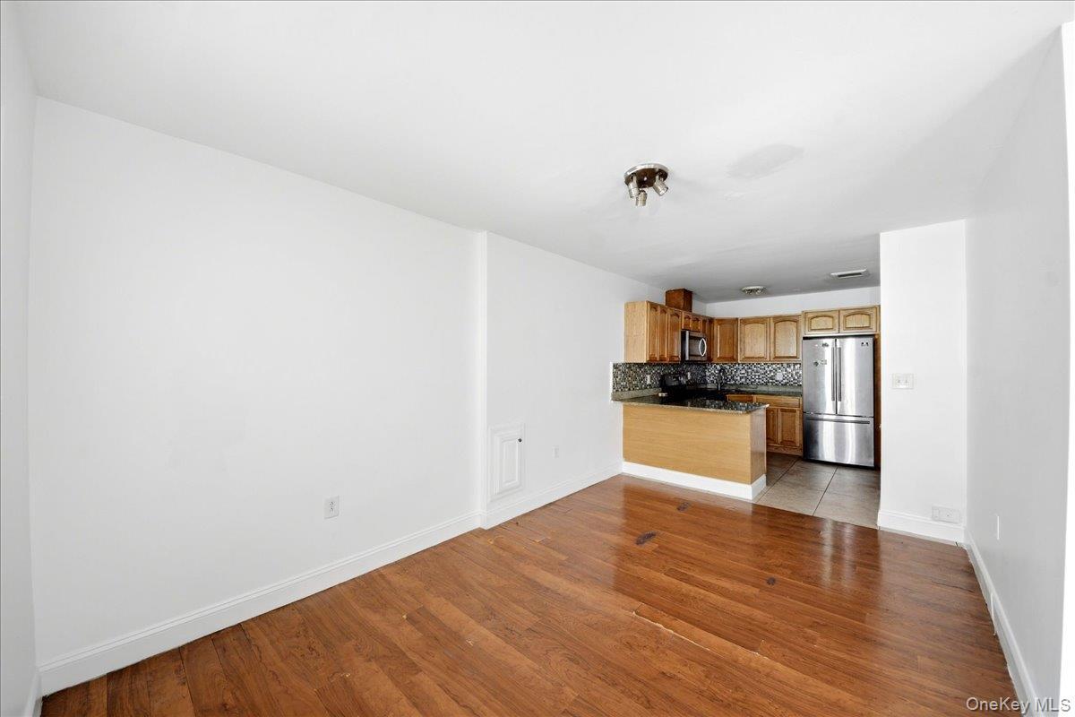 Apartment Edson Avenue Bronx, NY 10469, MLS-1010090-3