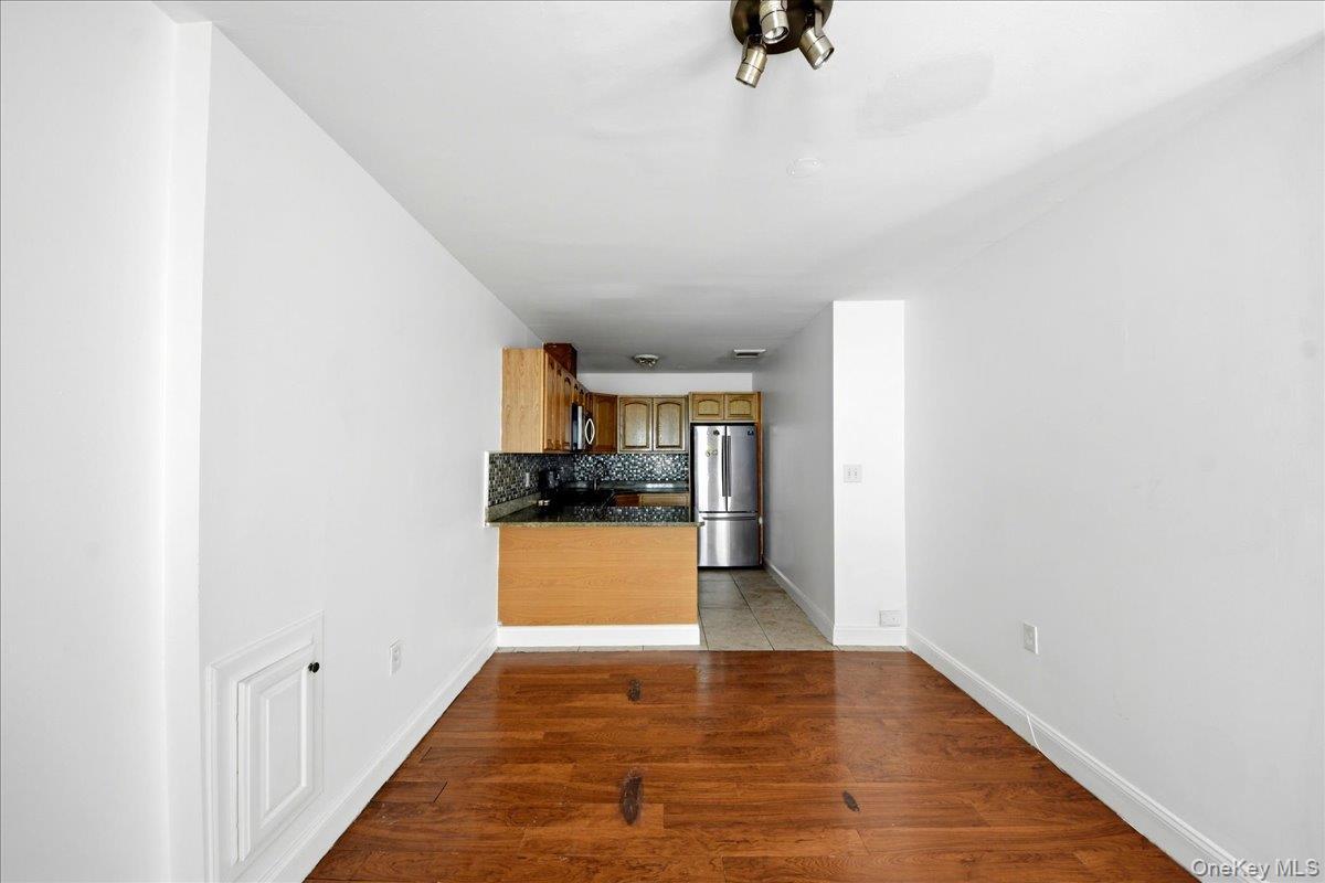 Apartment Edson Avenue Bronx, NY 10469, MLS-1010090-4