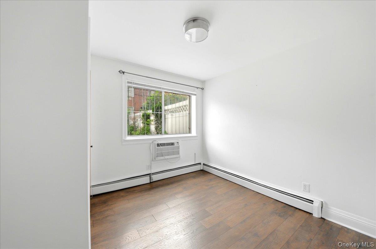 Apartment Edson Avenue Bronx, NY 10469, MLS-1010090-7