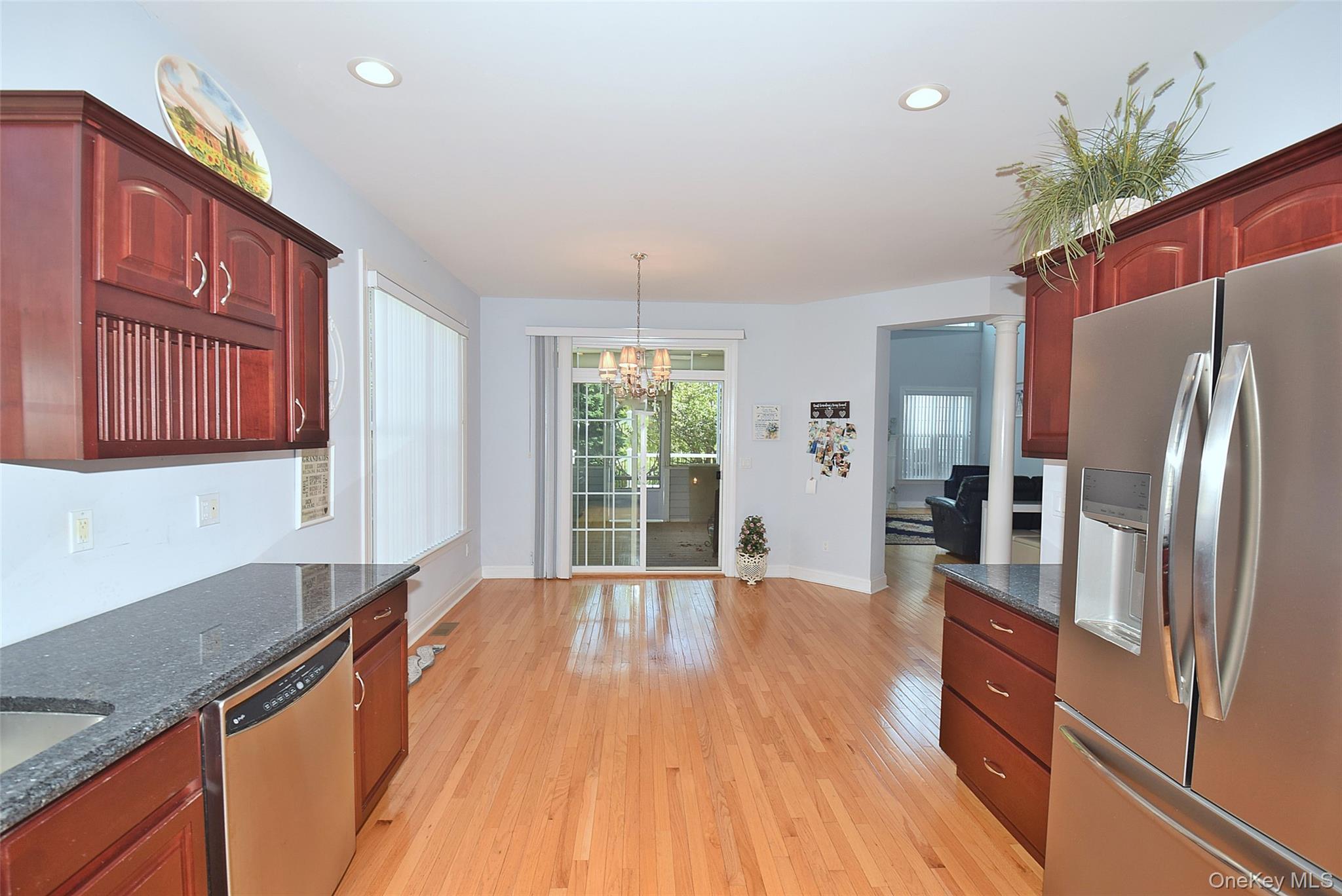 Single Family Foxglove Row  Suffolk County, NY 11901, MLS-1010096-11