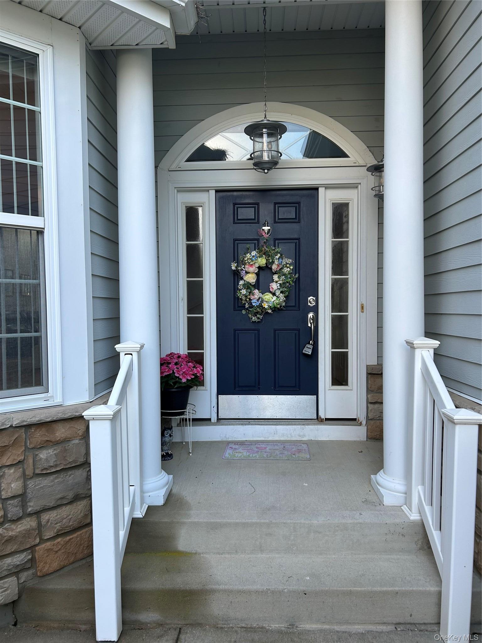 Single Family Foxglove Row  Suffolk County, NY 11901, MLS-1010096-2