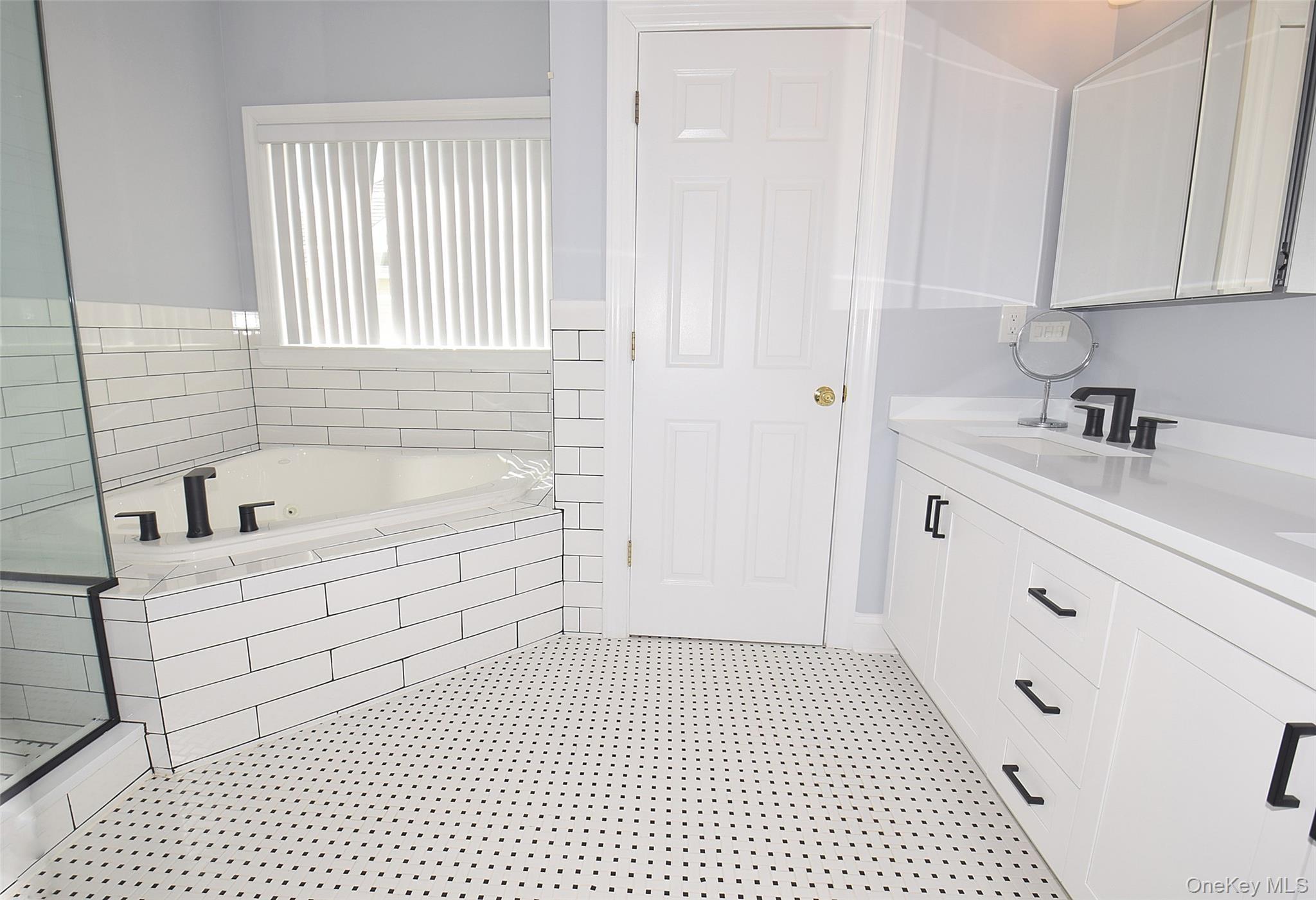 Single Family Foxglove Row  Suffolk County, NY 11901, MLS-1010096-20