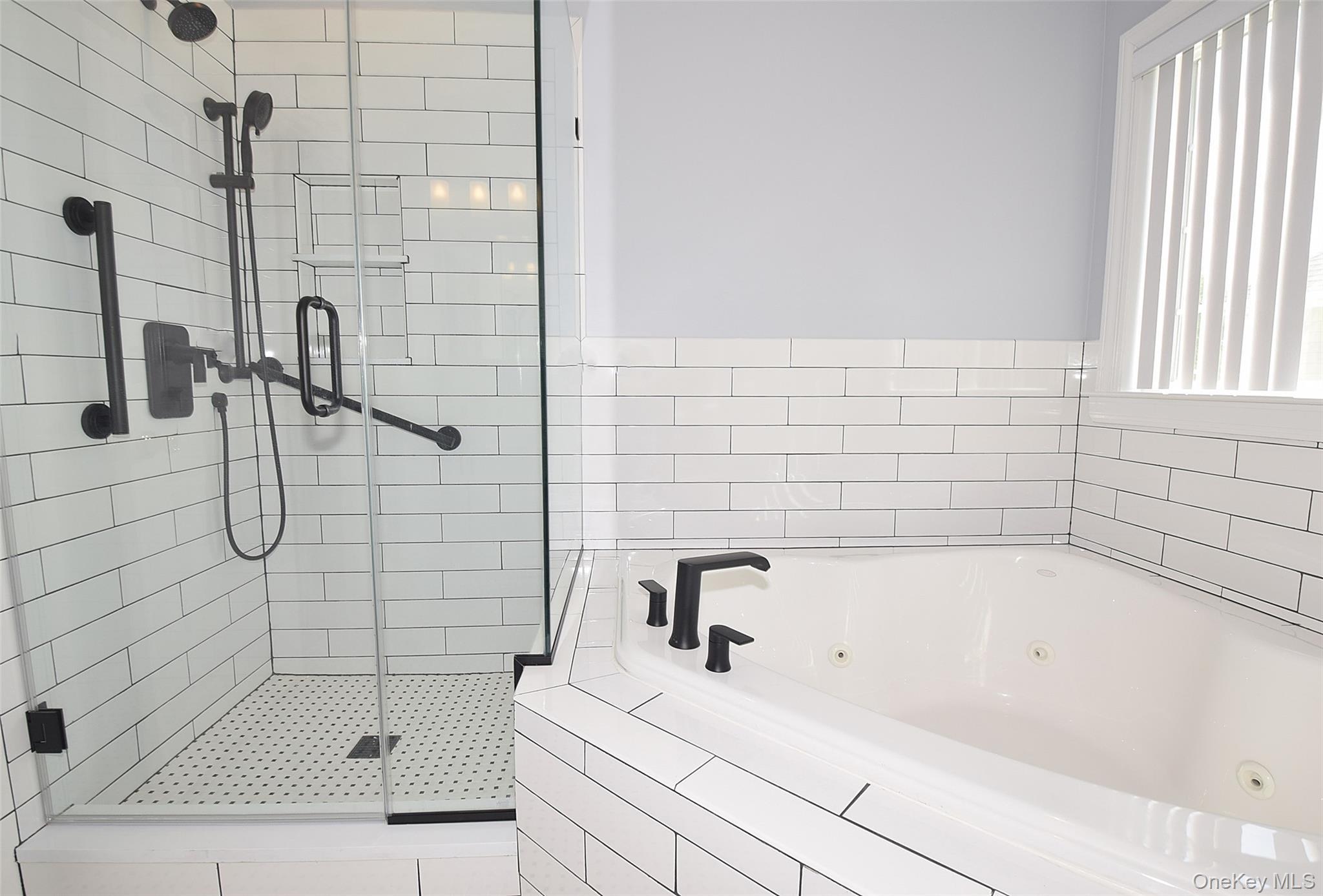 Single Family Foxglove Row  Suffolk County, NY 11901, MLS-1010096-21