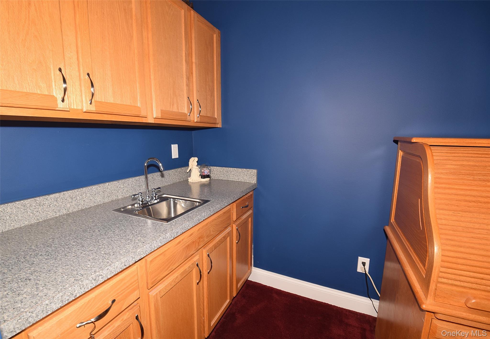 Single Family Foxglove Row  Suffolk County, NY 11901, MLS-1010096-27