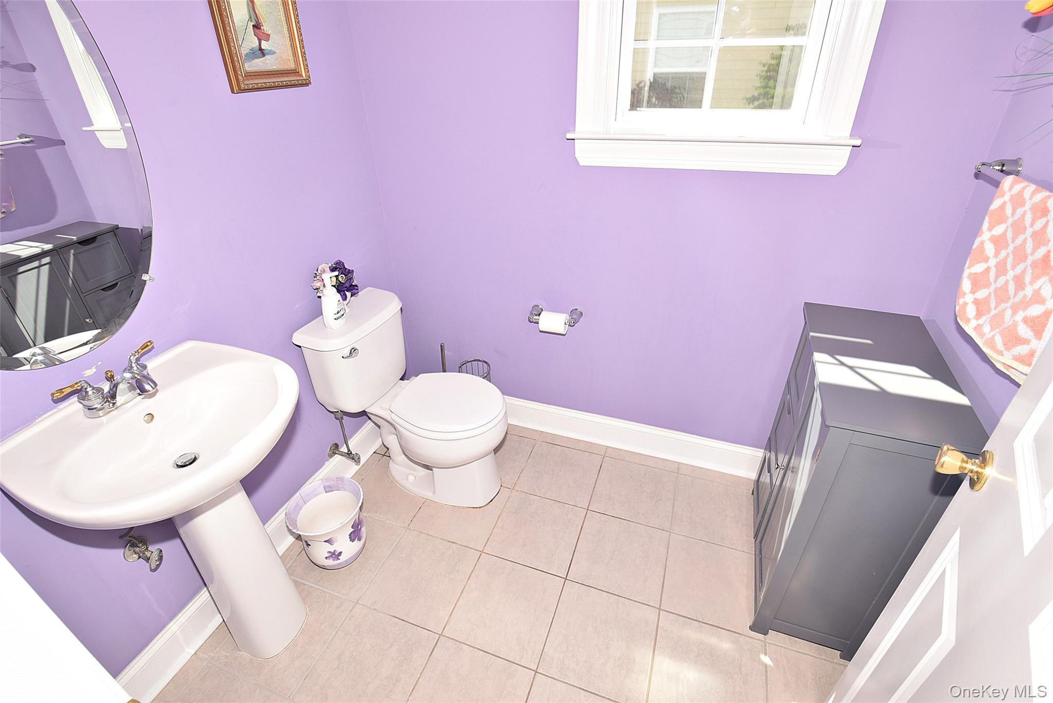 Single Family Foxglove Row  Suffolk County, NY 11901, MLS-1010096-28