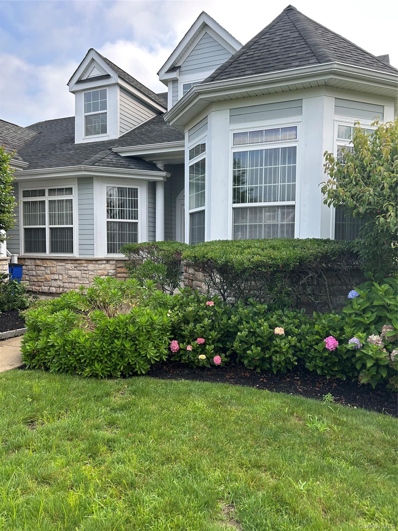 Single Family Foxglove Row  Suffolk County, NY 11901, MLS-1010096-3