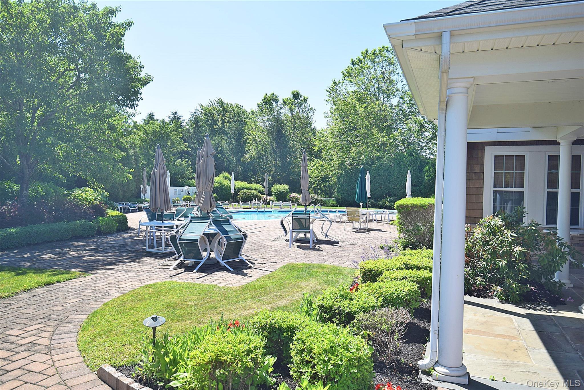 Single Family Foxglove Row  Suffolk County, NY 11901, MLS-1010096-37