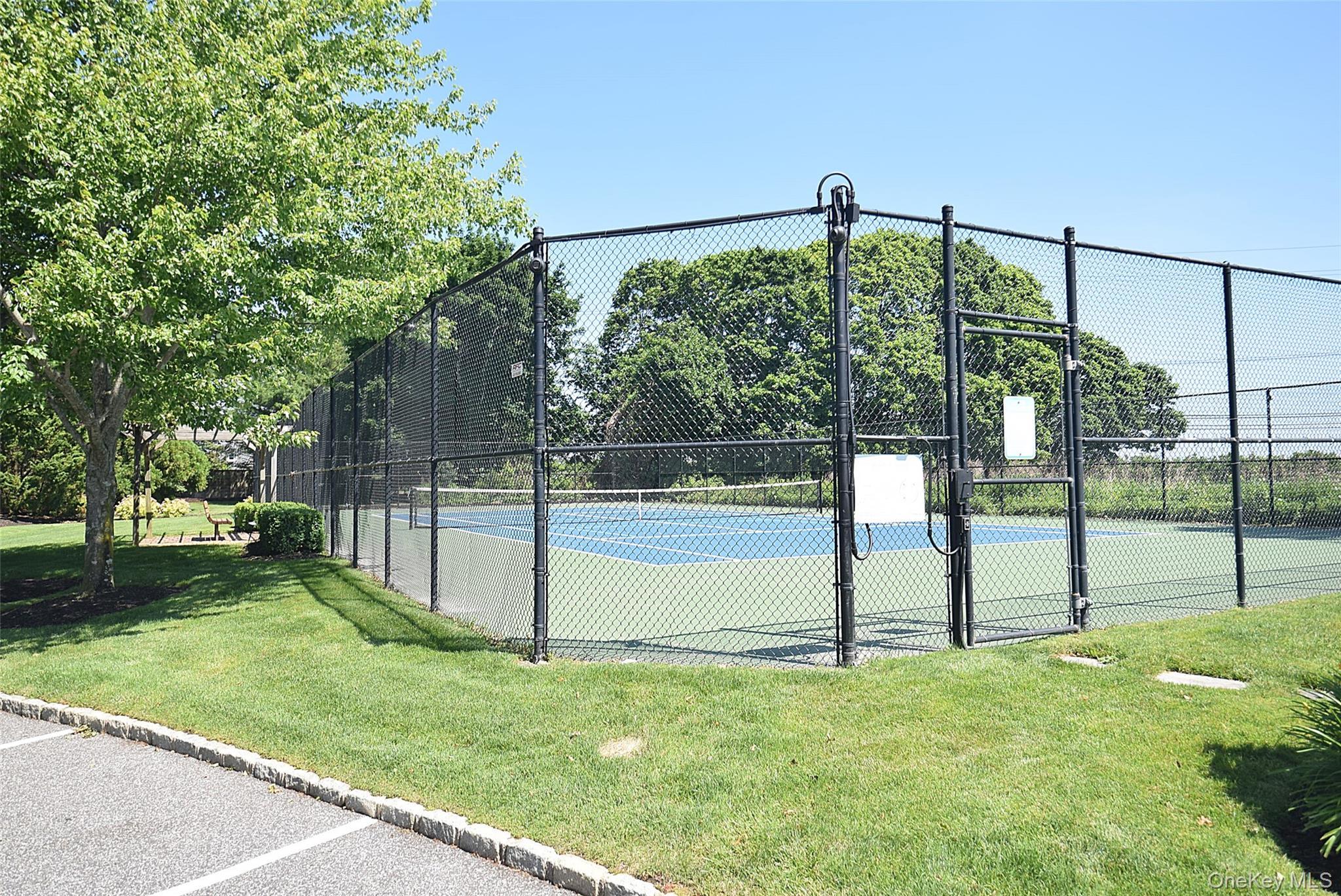 Single Family Foxglove Row  Suffolk County, NY 11901, MLS-1010096-39