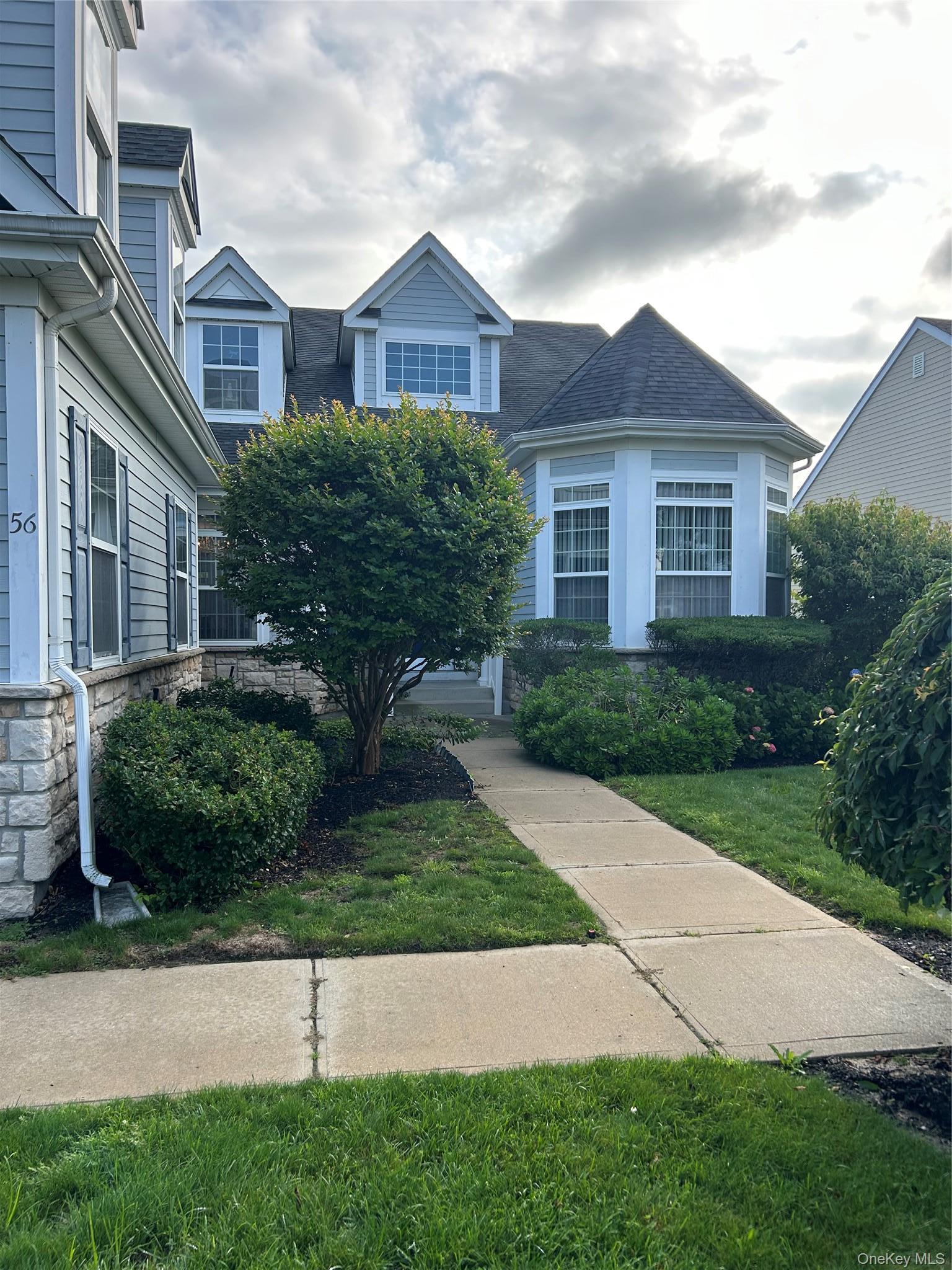 Single Family Foxglove Row  Suffolk County, NY 11901, MLS-1010096-4