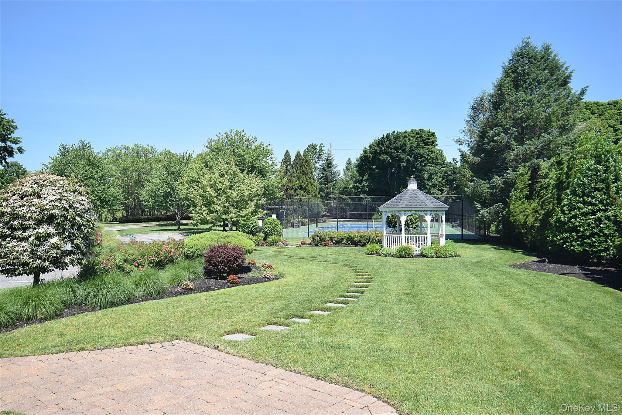 Single Family Foxglove Row  Suffolk County, NY 11901, MLS-1010096-40