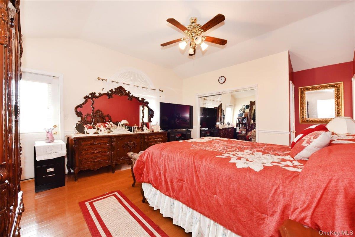Single Family Chatham Road  Suffolk County, NY 11725, MLS-1010112-22
