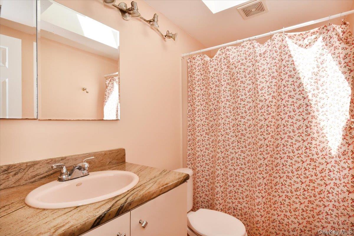 Single Family Chatham Road  Suffolk County, NY 11725, MLS-1010112-28