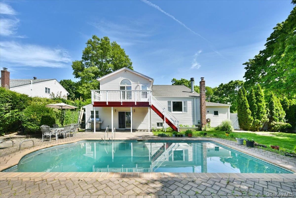 Single Family Chatham Road  Suffolk County, NY 11725, MLS-1010112-34
