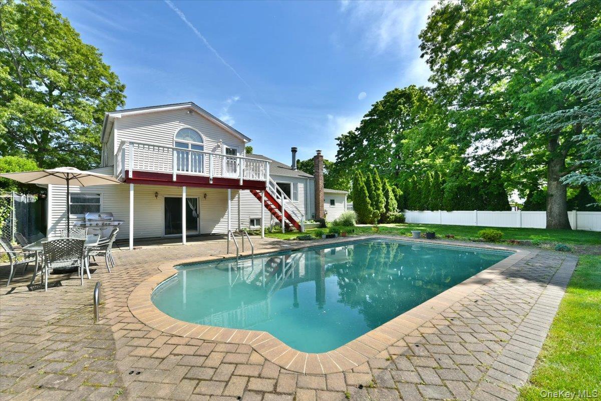 Single Family Chatham Road  Suffolk County, NY 11725, MLS-1010112-35