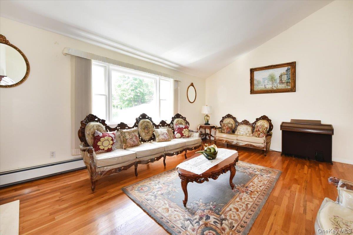 Single Family Chatham Road  Suffolk County, NY 11725, MLS-1010112-8