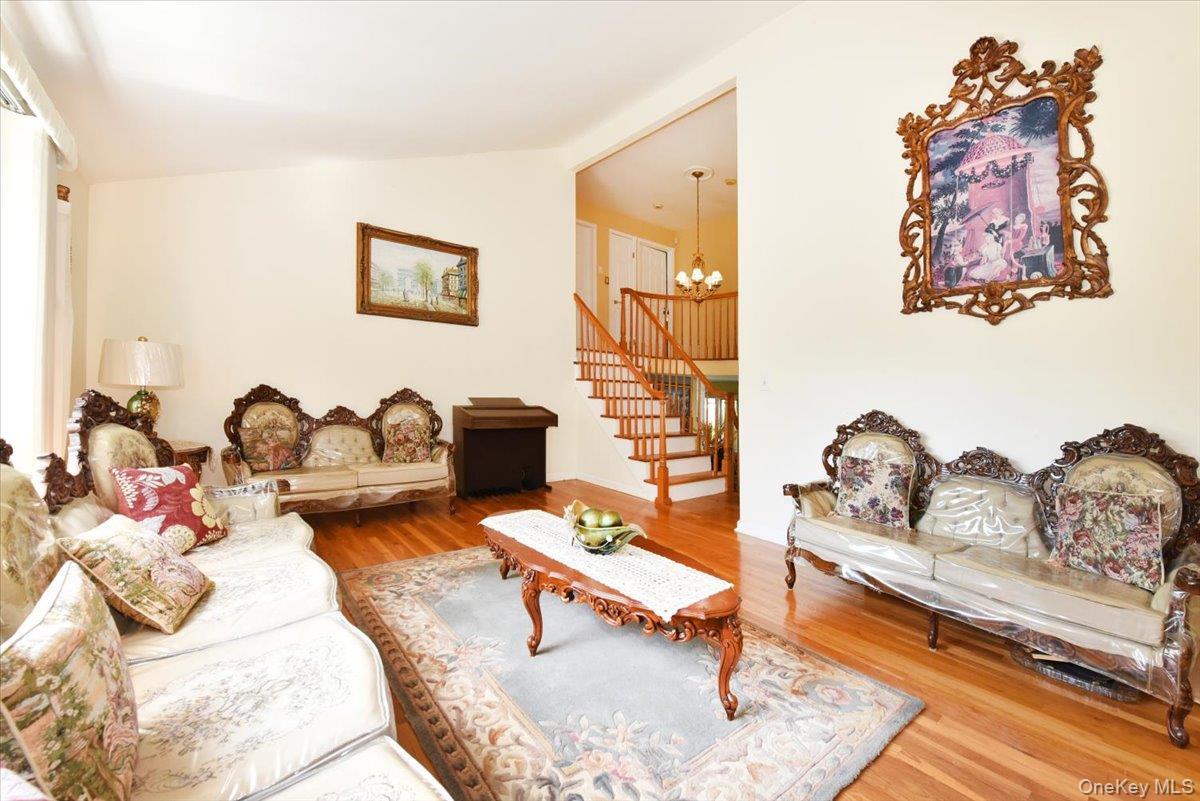 Single Family Chatham Road  Suffolk County, NY 11725, MLS-1010112-9